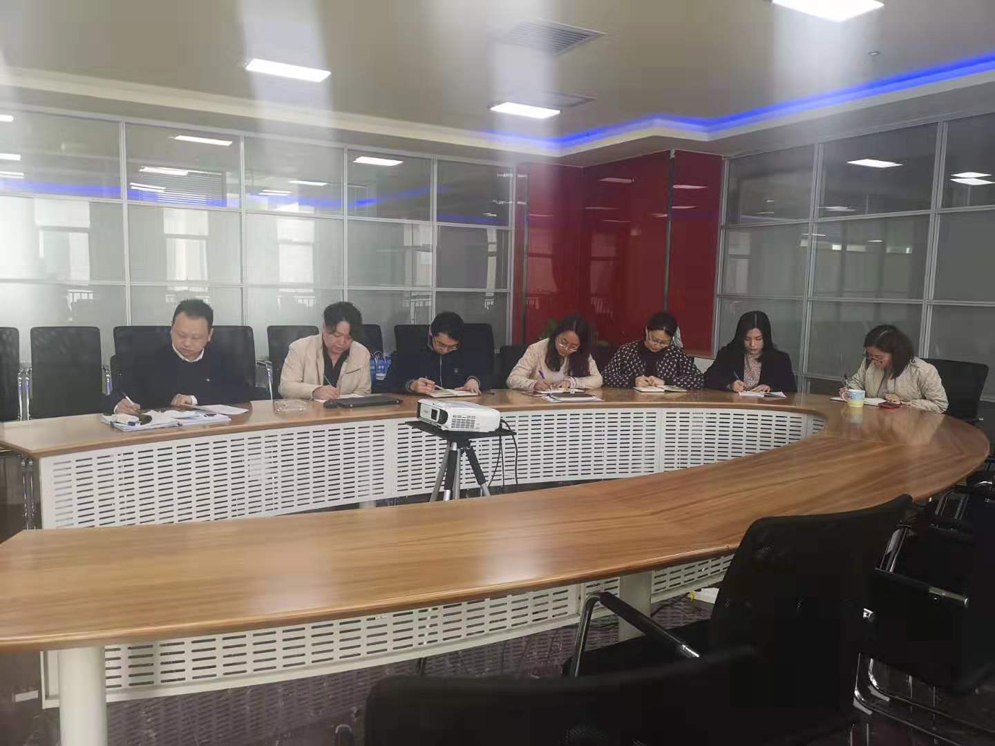 20190318通訊稿-研究院公司進(jìn)一步開展違規(guī)收受禮金整治工作.jpg