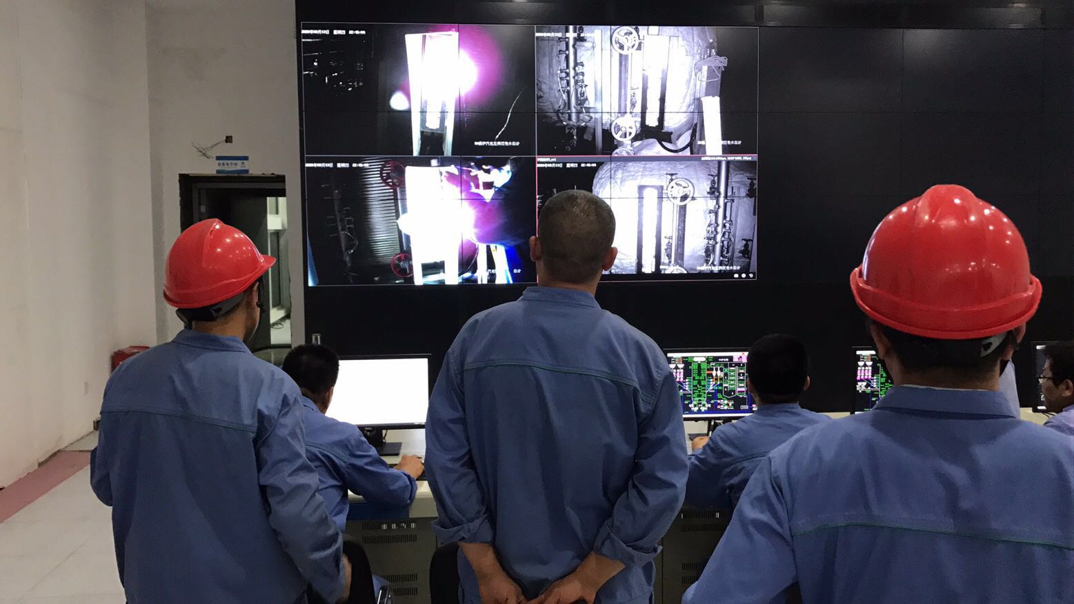 國源公司榆林生活垃圾發電項目1號鍋爐煮爐點火成功.jpg