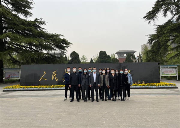 水環境公司赴西安烈士陵園組織開展“清明祭英烈”教育實踐活動.jpg